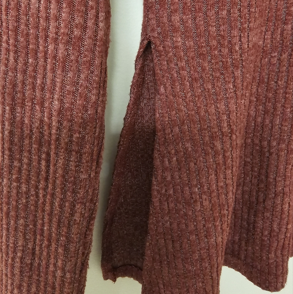 Amazon Ribbed Crew Neck Top size M - Picture 2 of 5